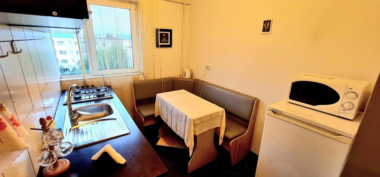 Ultracentral Apartments Бакэу Экстерьер фото